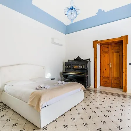 Bed & Breakfast Palazzo Montalbano 3*