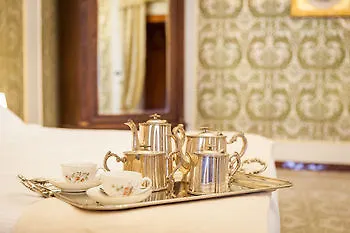 Palazzo Montalbano Bed & Breakfast