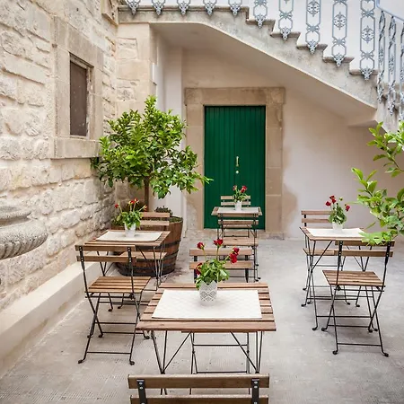 Palazzo Montalbano 3* Scicli