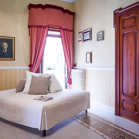 Palazzo Montalbano 3*