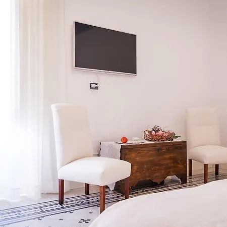 Palazzo Montalbano Bed & Breakfast 3*